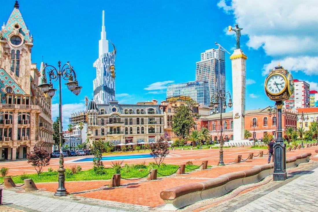 Orbi City In Batoumi Extérieur photo