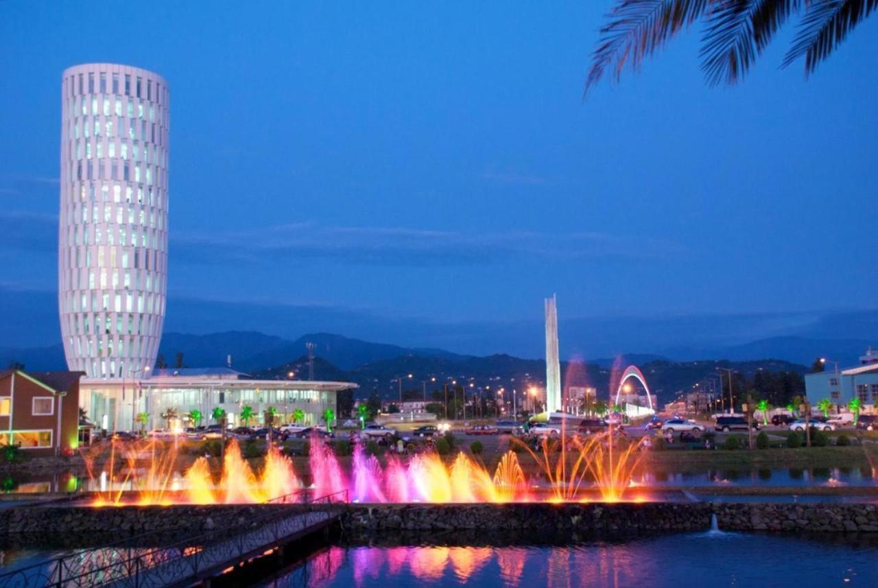 Orbi City In Batoumi Extérieur photo